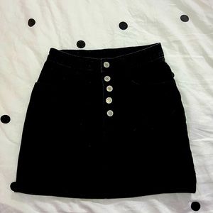 BLACK VINTAGE SKIRT - SIZE XSMALL